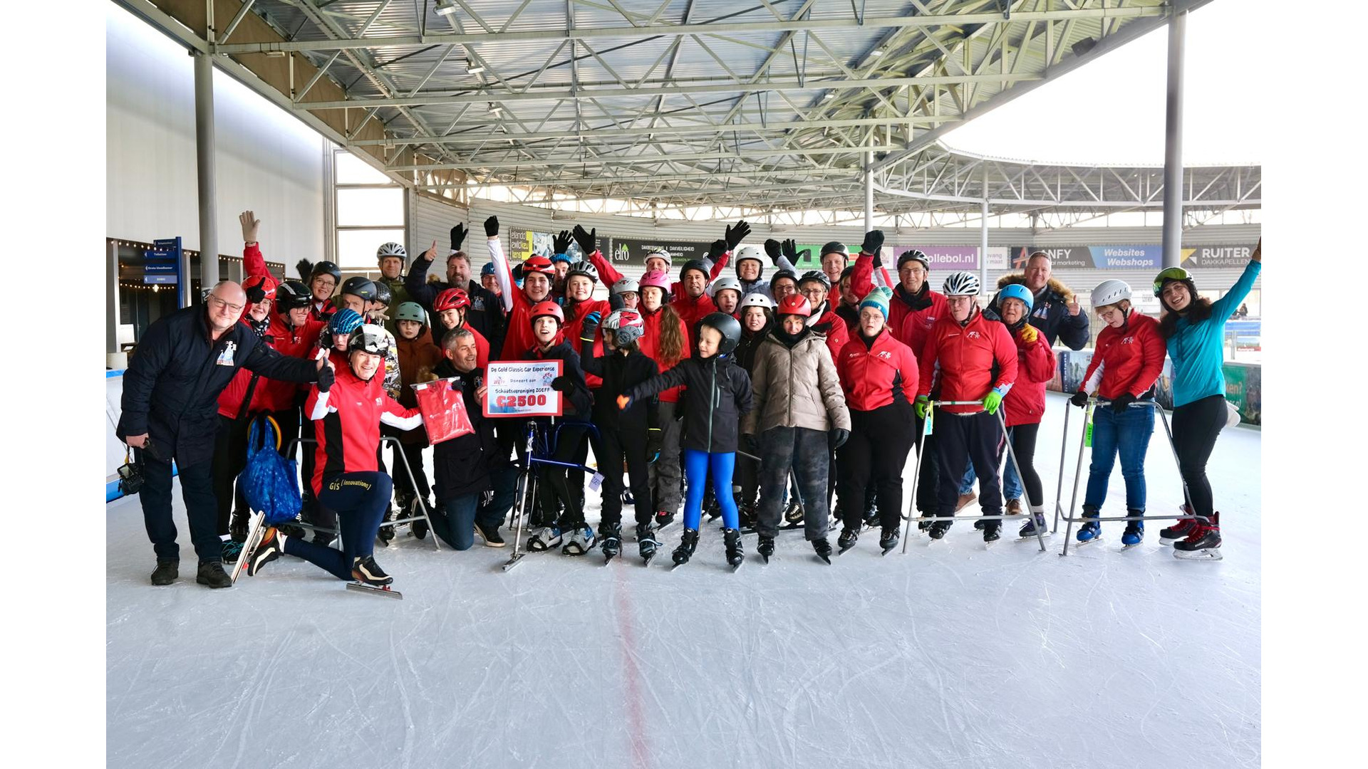 Foto: Zoef krijgt cheque.jpg